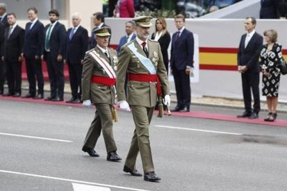 El Rey Felipe, este viernes, presidiendo el Desfile.