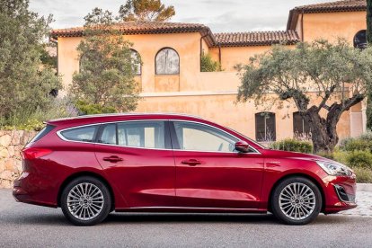 Nuevo Ford Focus Vignale-lateral