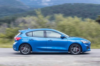 Nuevo Ford Focus ST-Line-lateral