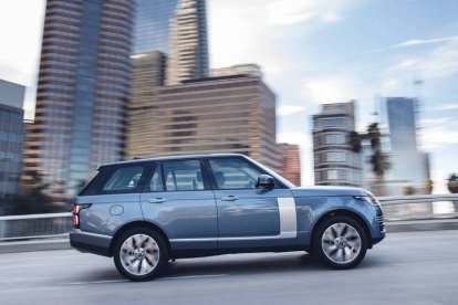 Range Rover PHEV-lateral