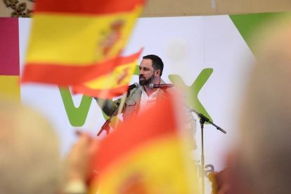 Abascal (Vox) pide en Alicante el voto socialista para echar a los separatistas