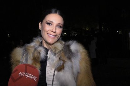 Lorena Gómez está enamorada de René y ya no le importa proclamarlo.