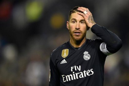 Ramos cae en la tentación y sucumbe a los encantos de la rubia sexy de Telecinco