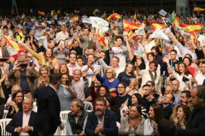 Numeroso público asistente al mítin de Vox en Valencia