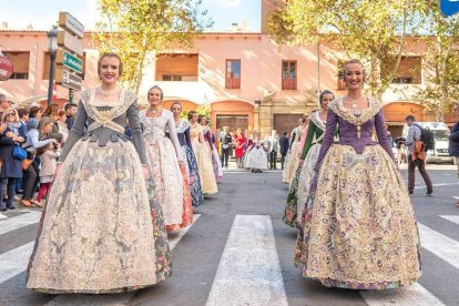 La Agrupación de Fallas del Marítimo homenajea a la Senyera