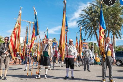 La Agrupación de Fallas del Marítimo homenajea a la Senyera