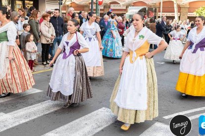 La Agrupación de Fallas del Marítimo homenajea a la Senyera