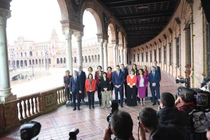 Pedro Sánchez y su Gobierno en Sevilla.