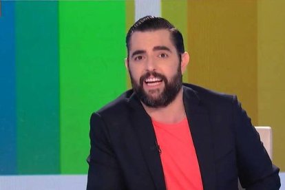 Dani Mateo presentando "Zapeando" en La Sexta