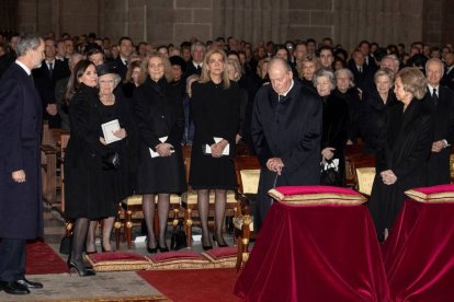 Los Reyes y la Infanta Cristina evitaron incluso el contacto visual.