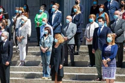 Minuto de silencio también en el Congreso.