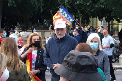 Protesta contra el Gobierno frente al cuartel San Juan de Ribera de Valencia