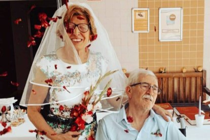 Eugenio y María, la pareja que celebra sus Bodas de Oro en el hospital.