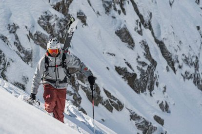 Helly Hansen presenta su chaqueta más sostenible, la Elevation Infinity Shell