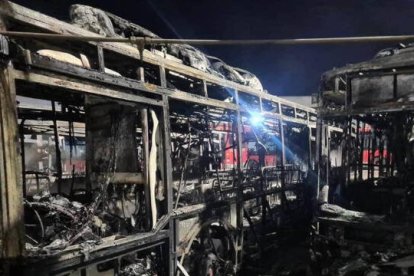 Se queman 16 autobuses y Ribó alega que eran de 