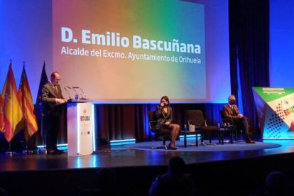 El alcalde de Orihuela, Emilio Bascuñana, durante la presentación de los proyectos