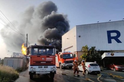 Incendio en una fábrica de Náquera