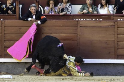 San Isidro 21ª. Román da todo lo que tiene, corta una oreja y es herido