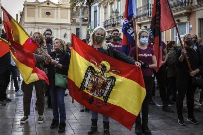 Concentración de España 2000 por el 12 de octubre de 2020.