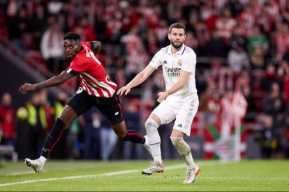 Nacho, junto a Iñaki Williams, ayer en San Mamés.