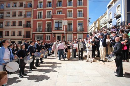 Los asistentes disfrutan de la tradición musical