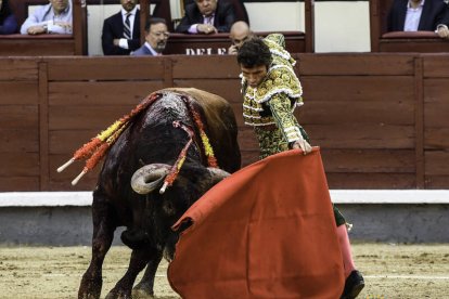 San Isidro 23ª. Los toros de Samuel Flores, un brindis y mucho valor