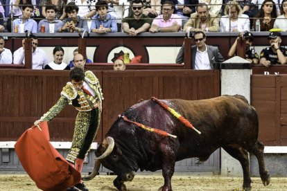 San Isidro 23ª. Los toros de Samuel Flores, un brindis y mucho valor