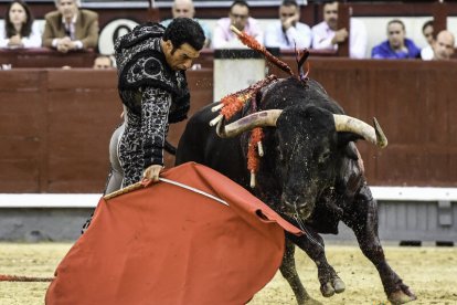 San Isidro 23ª. Los toros de Samuel Flores, un brindis y mucho valor