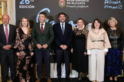 Asistentes políticos a la Gala del Comercio