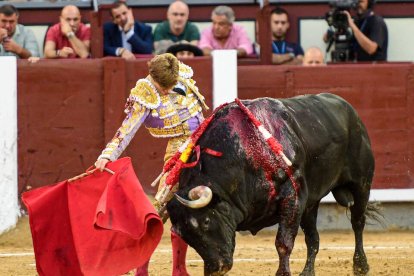 Sexta Feria de Otoño. Los Victorino le abren la Puerta Grande a Borja Jiménez