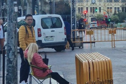 La Plaza del Ayuntamiento de Valencia a las 8:30 de la mañana.