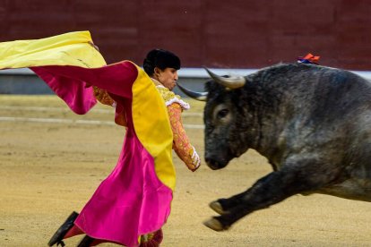 Sexta Feria de Otoño. Los Victorino le abren la Puerta Grande a Borja Jiménez