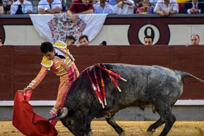 Sexta Feria de Otoño. Los Victorino le abren la Puerta Grande a Borja Jiménez