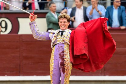 Sexta Feria de Otoño. Los Victorino le abren la Puerta Grande a Borja Jiménez