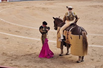 Sexta Feria de Otoño. Los Victorino le abren la Puerta Grande a Borja Jiménez