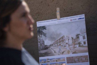 La alcaldesa de Valencia, María José Catalá, presenta las obras en el nuevo solar.