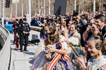 Así ha sido la atronadora y musical mascletà de Madrid que hace historia