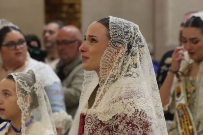 La reina de la Fira, Paula Piquer, emocionada durante la misa en honor a al Santísimo Salvador - AYUNTAMIENTO DE ONDA