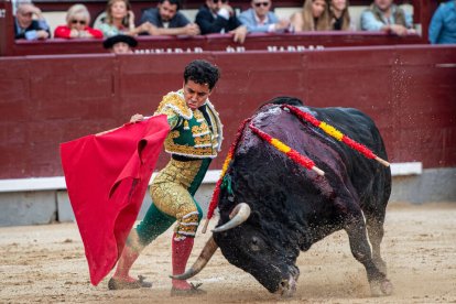 2ª San Isidro. Toros encastados de Fuente Ymbro, triunfo de Román y mucho mérito