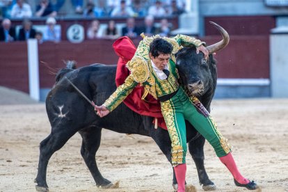 21ª San Isidro. Isaac Fonseca, oreja y cornada grave, cara y cruz de la Fiesta