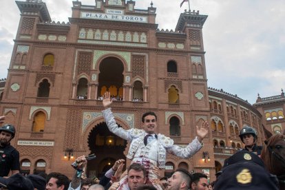 27ª San Isidro. Puerta Grande de Adrián que justifica estar en el cartel