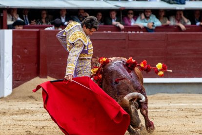 27ª San Isidro. Puerta Grande de Adrián que justifica estar en el cartel