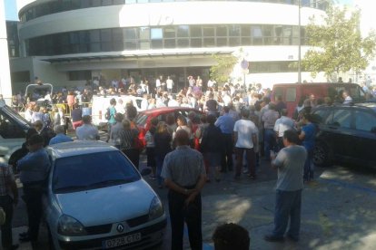 Los pacientes del IVO salen a la calle en su apoyo