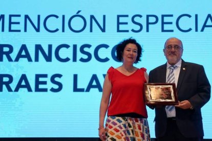 Premio mención especial Francisco Praes