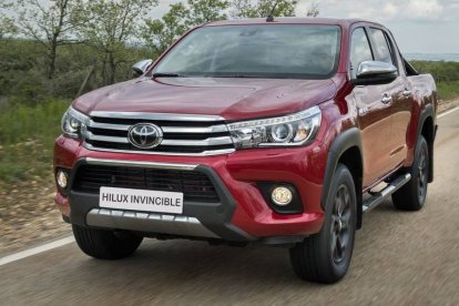 Toyota Hilux Invincible-frontal