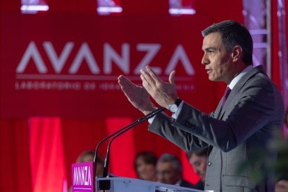 Pedro Sánchez interviene durante la presentación de la Fundación Avanza.