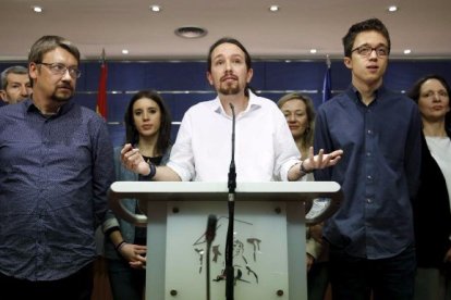 Pablo Iglesias junto a su guardia pretoriana.