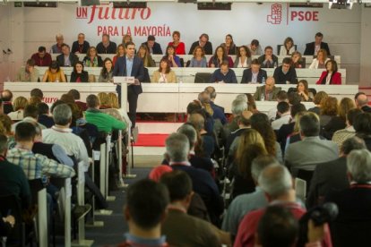 Sánchez se dirige al Comité Federal del PSOE.