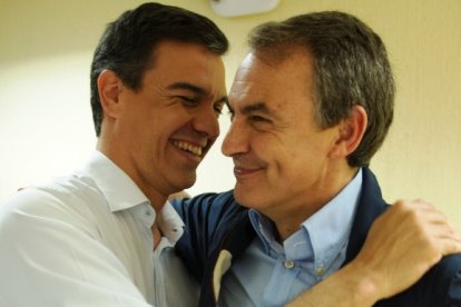 Sánchez y Zapatero, antes de un mitin en mayo de 2016