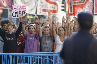 Manifestantes del 15M, frente al Congreso en junio de 2011